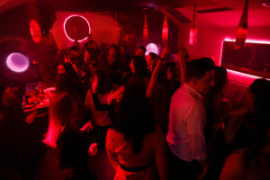 FIJI Lounge bar на Подоле, Киев