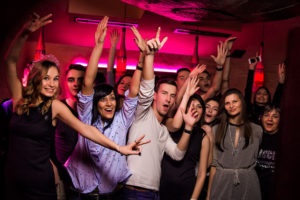 Dance-karaoke party 6 дней в неделю!
